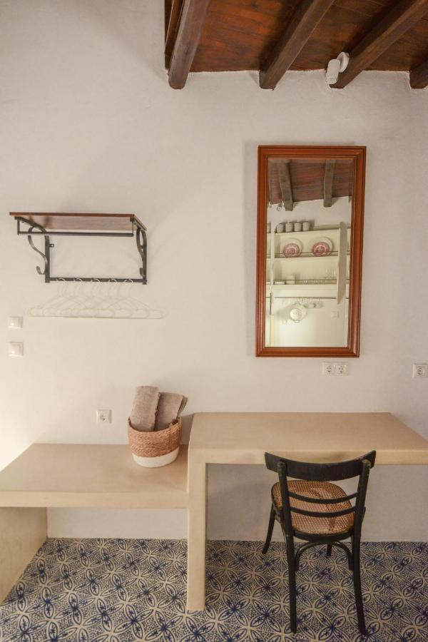 Castrum Traditional Sunset Suites Plaka  Exterior photo