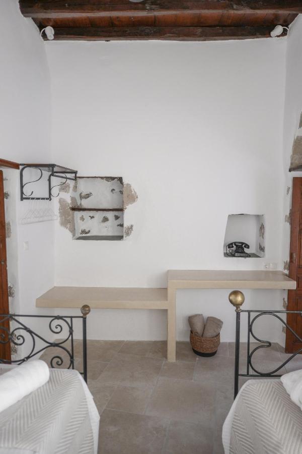 Castrum Traditional Sunset Suites Plaka  Exterior photo