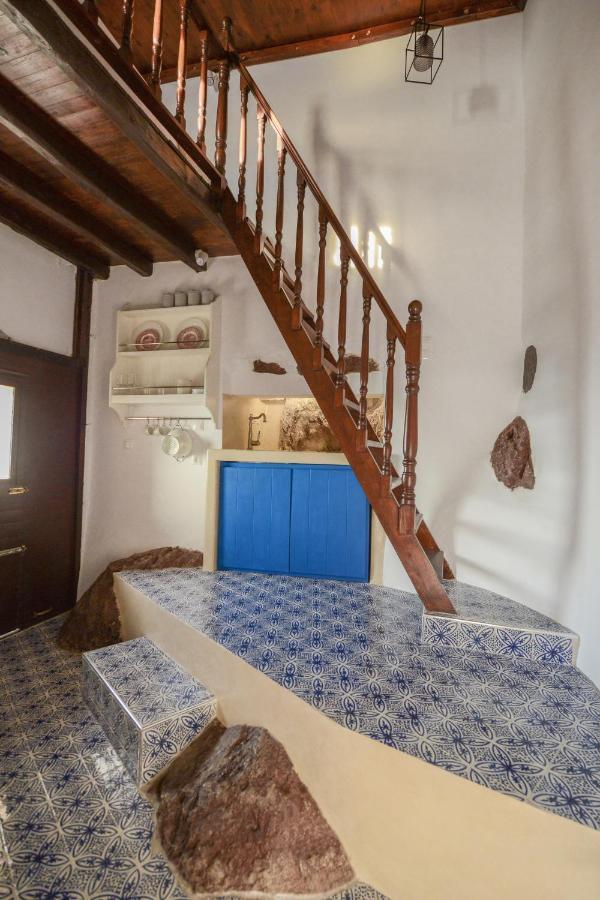 Castrum Traditional Sunset Suites Plaka  Exterior photo